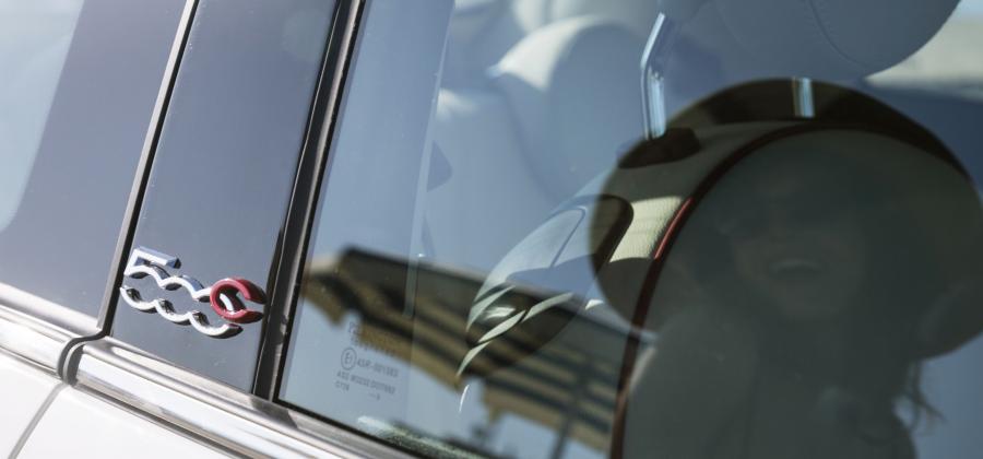 Детали интерьера Fiat 500C Dolcevita (312) 2019 года  (фото 27 из 55)